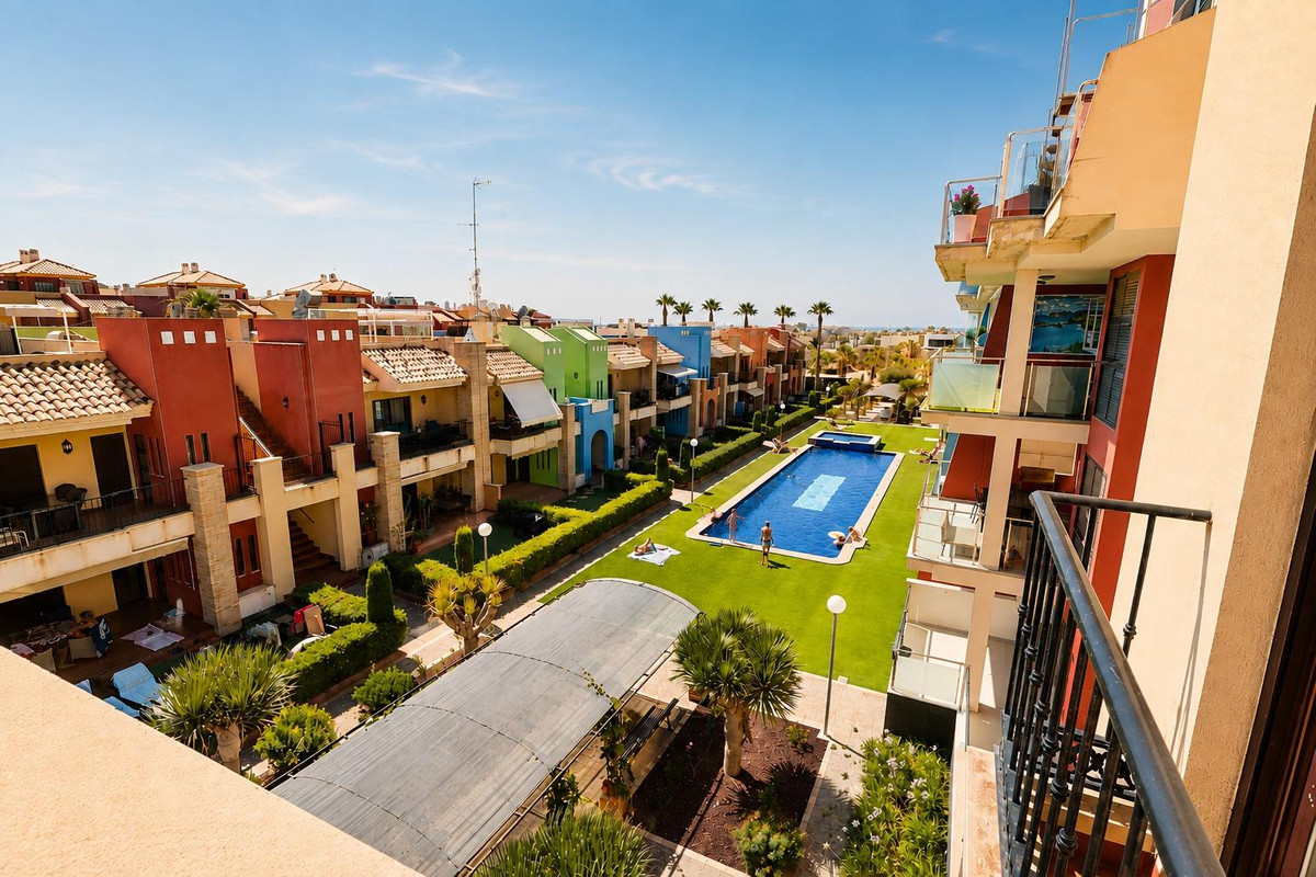 For sale - 2 Bedroom 2 Bathroom Apartment - Middle Floor Apartment in Orihuela - Lomas de Cabo Roig  - Alicante