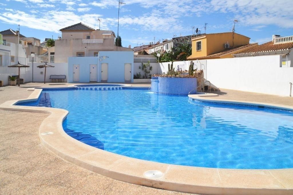 3 Bedroom 2 Bathroom House - Townhouse in Orihuela