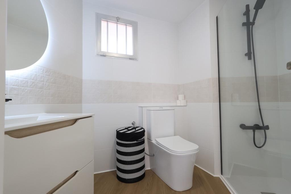 For sale - 3 Bedroom 2 Bathroom Apartment - Middle Floor Apartment in Orihuela - La Zenia  - Alicante