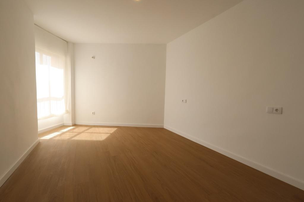For sale - 3 Bedroom 2 Bathroom Apartment - Middle Floor Apartment in Orihuela - La Zenia  - Alicante