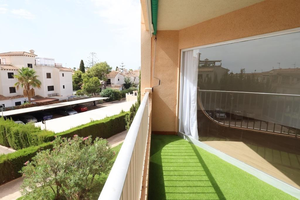For sale - 3 Bedroom 2 Bathroom Apartment - Middle Floor Apartment in Orihuela - La Zenia  - Alicante