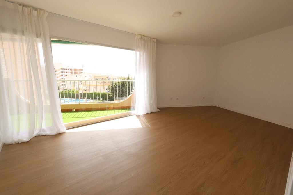For sale - 3 Bedroom 2 Bathroom Apartment - Middle Floor Apartment in Orihuela - La Zenia  - Alicante