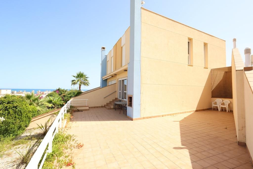 For sale - 3 Bedroom 3 Bathroom Townhouse in Cabo Roig - Orihuela Costa  - Alicante