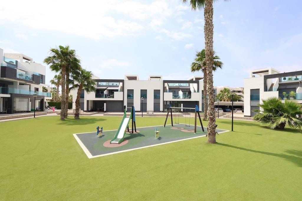 For sale - 2 Bedroom 2 Bathroom House - Bungalow in Guardamar del Segura - Guardamar del Segura Centro  - Alicante