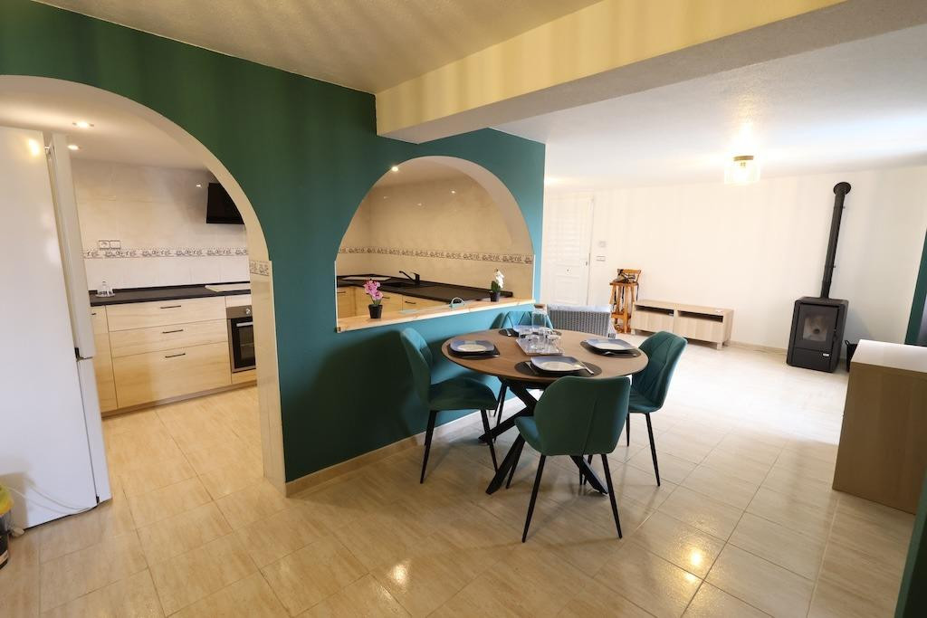 For sale - 5 Bedroom 3 Bathroom Detached Villa in Villamartin - San Miguel de Salinas Centro  - Alicante