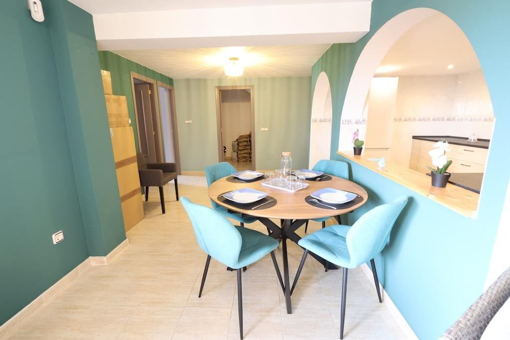 For sale - 5 Bedroom 3 Bathroom Detached Villa in Villamartin - San Miguel de Salinas Centro  - Alicante