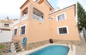 76-R5412595/78527, 5 Bedroom 3 Bathroom Detached Villa in Villamartin