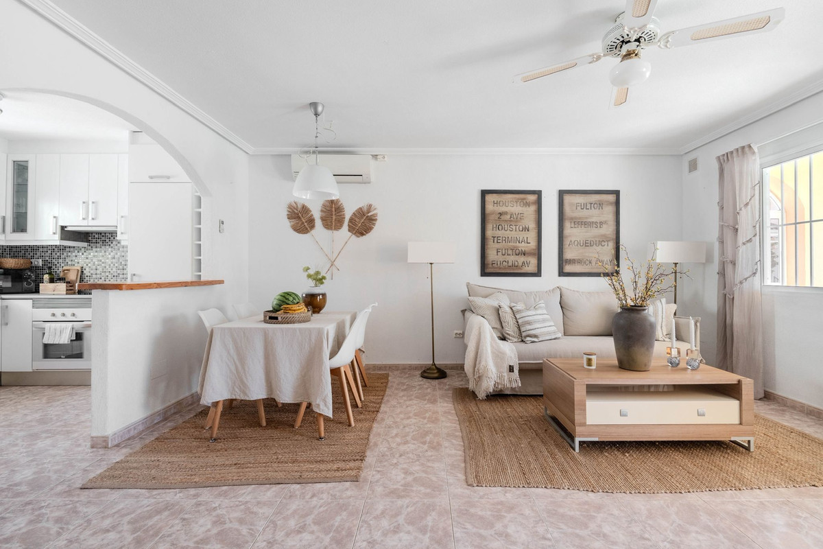 For sale - 3 Bedroom 2 Bathroom House - Townhouse in Orihuela - Orihuela Costa  - Alicante