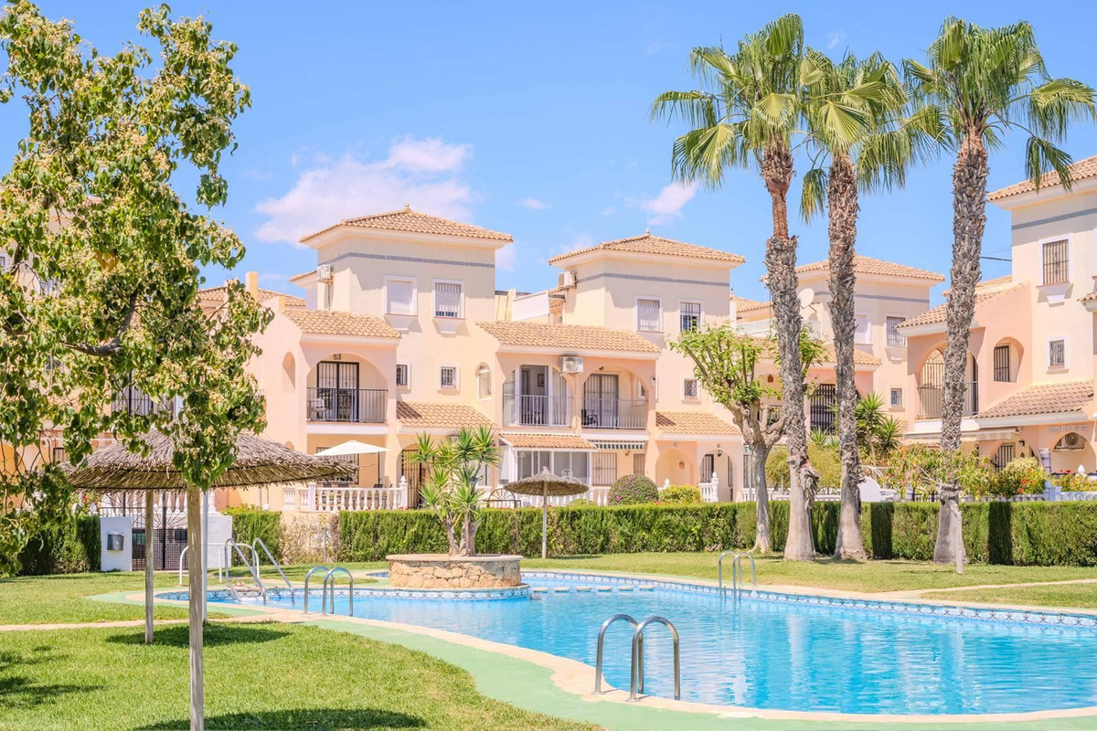 For sale - 3 Bedroom 2 Bathroom House - Townhouse in Orihuela - Orihuela Costa  - Alicante