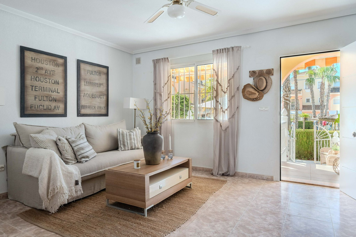 For sale - 3 Bedroom 2 Bathroom House - Townhouse in Orihuela - Orihuela Costa  - Alicante
