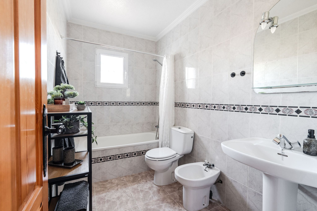 For sale - 3 Bedroom 2 Bathroom House - Townhouse in Orihuela - Orihuela Costa  - Alicante