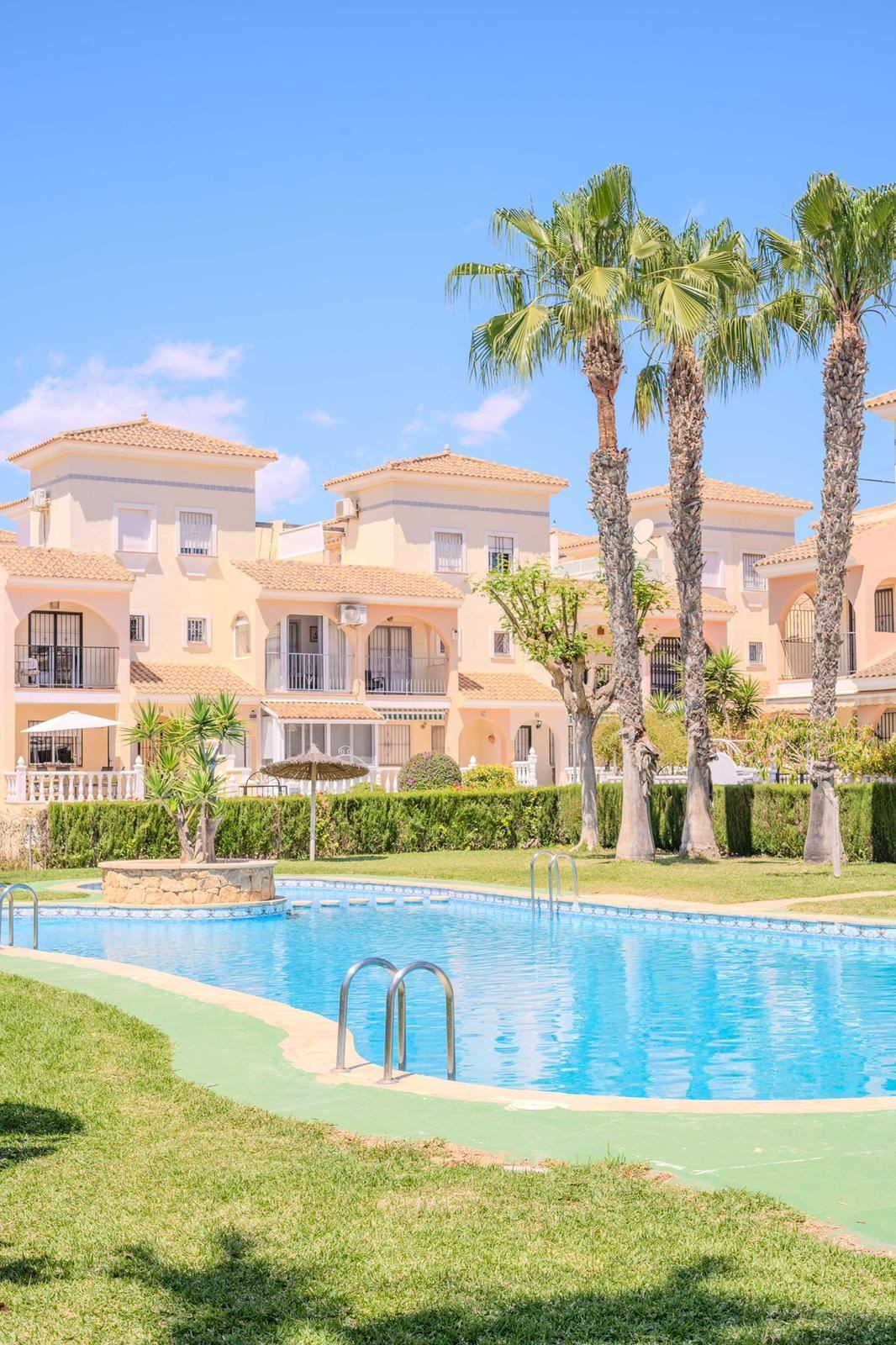 For sale - 3 Bedroom 2 Bathroom House - Townhouse in Orihuela - Orihuela Costa  - Alicante