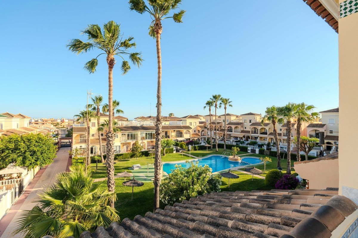 For sale - 3 Bedroom 2 Bathroom House - Townhouse in Orihuela - Orihuela Costa  - Alicante