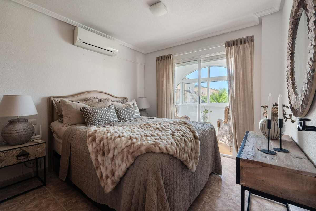 For sale - 3 Bedroom 2 Bathroom House - Townhouse in Orihuela - Orihuela Costa  - Alicante