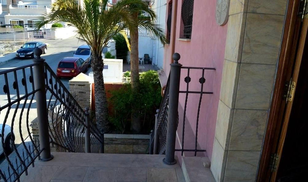For sale - 4 Bedroom 4 Bathroom House - Detached Villa in San Miguel de Salinas - San Miguel de Salinas Centro  - Alicante