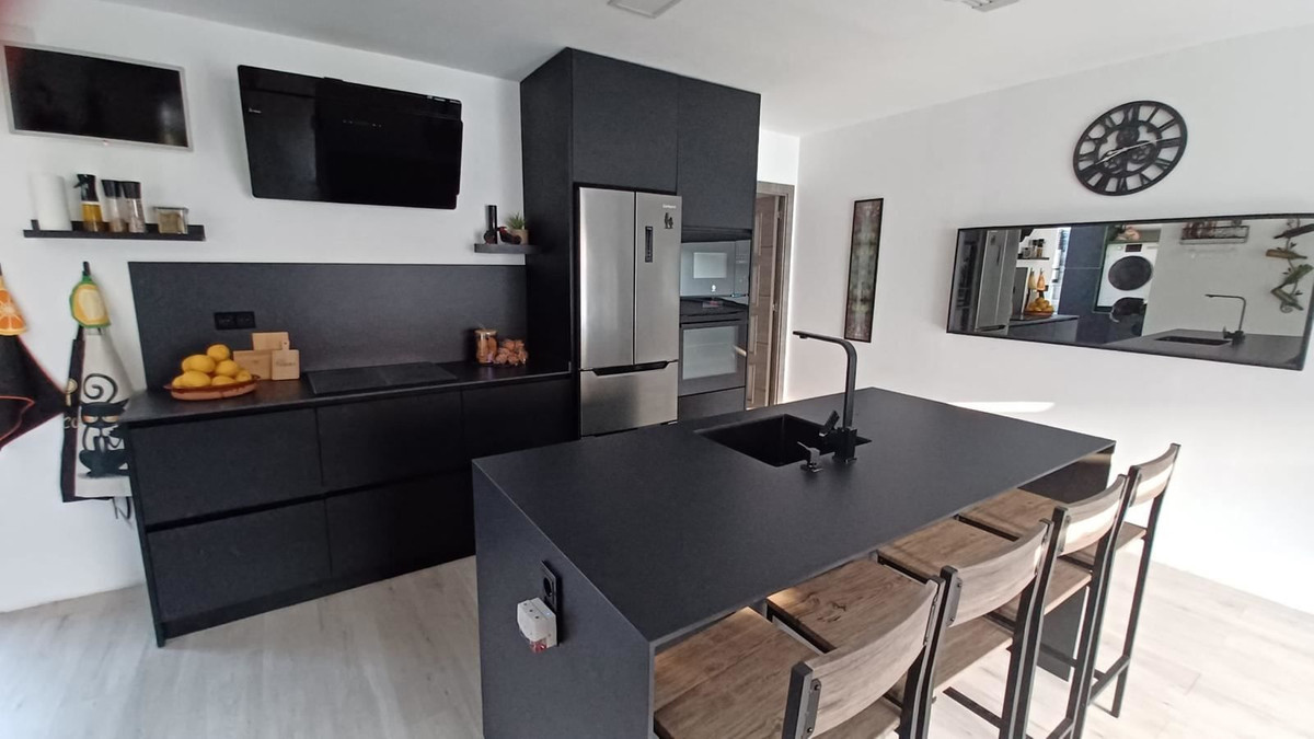 For sale - 3 Bedroom 2 Bathroom Apartment - Top Floor Apartment in Pilar de la Horadada - Torre de la Horadada  - Alicante