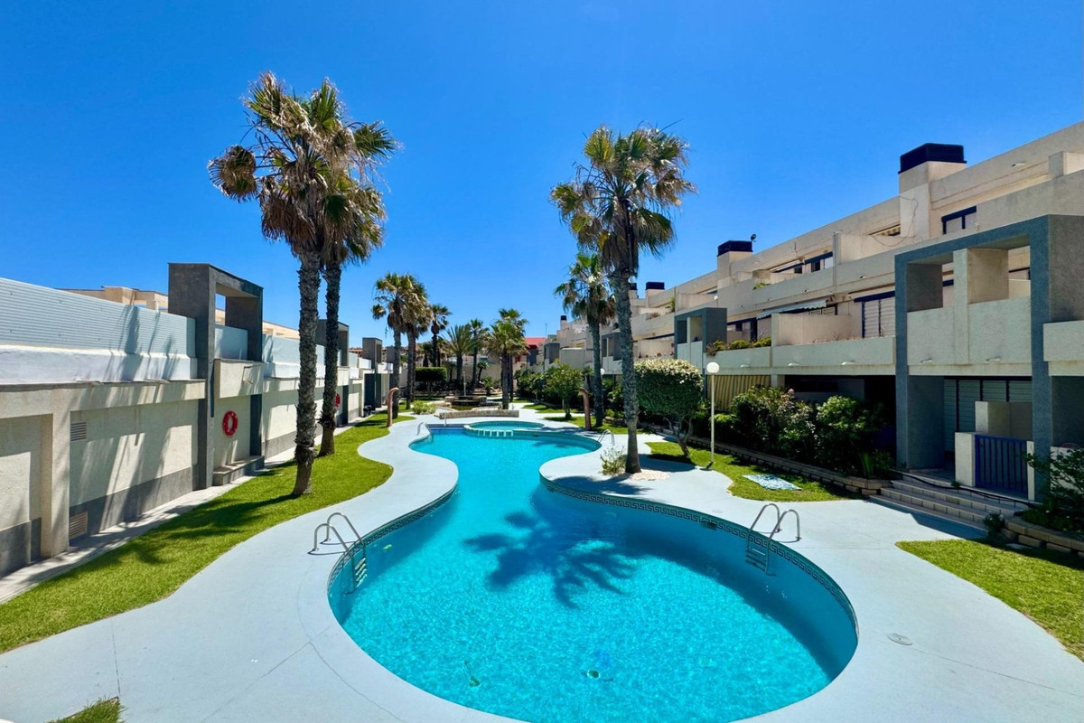 For sale - 2 Bedroom 1 Bathroom Apartment - Ground Floor Apartment in Torrevieja - La Mata  - Alicante