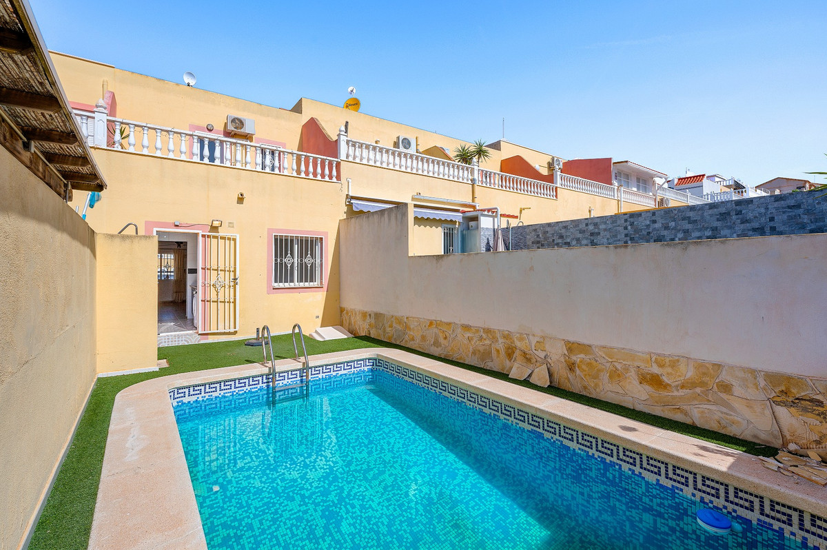 For sale - 3 Bedroom 2 Bathroom House - Detached Villa in Orihuela - Orihuela Costa  - Alicante