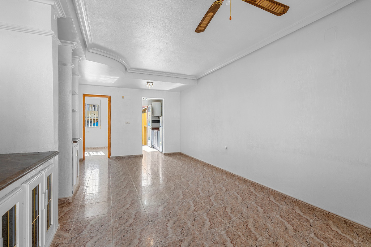 For sale - 3 Bedroom 2 Bathroom House - Detached Villa in Orihuela - Orihuela Costa  - Alicante