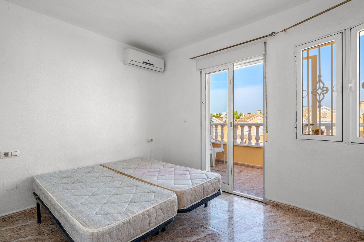 For sale - 3 Bedroom 2 Bathroom House - Detached Villa in Orihuela - Orihuela Costa  - Alicante