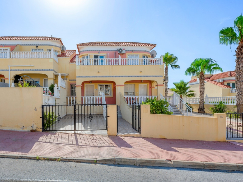3 Bedroom 2 Bathroom House - Detached Villa in Orihuela