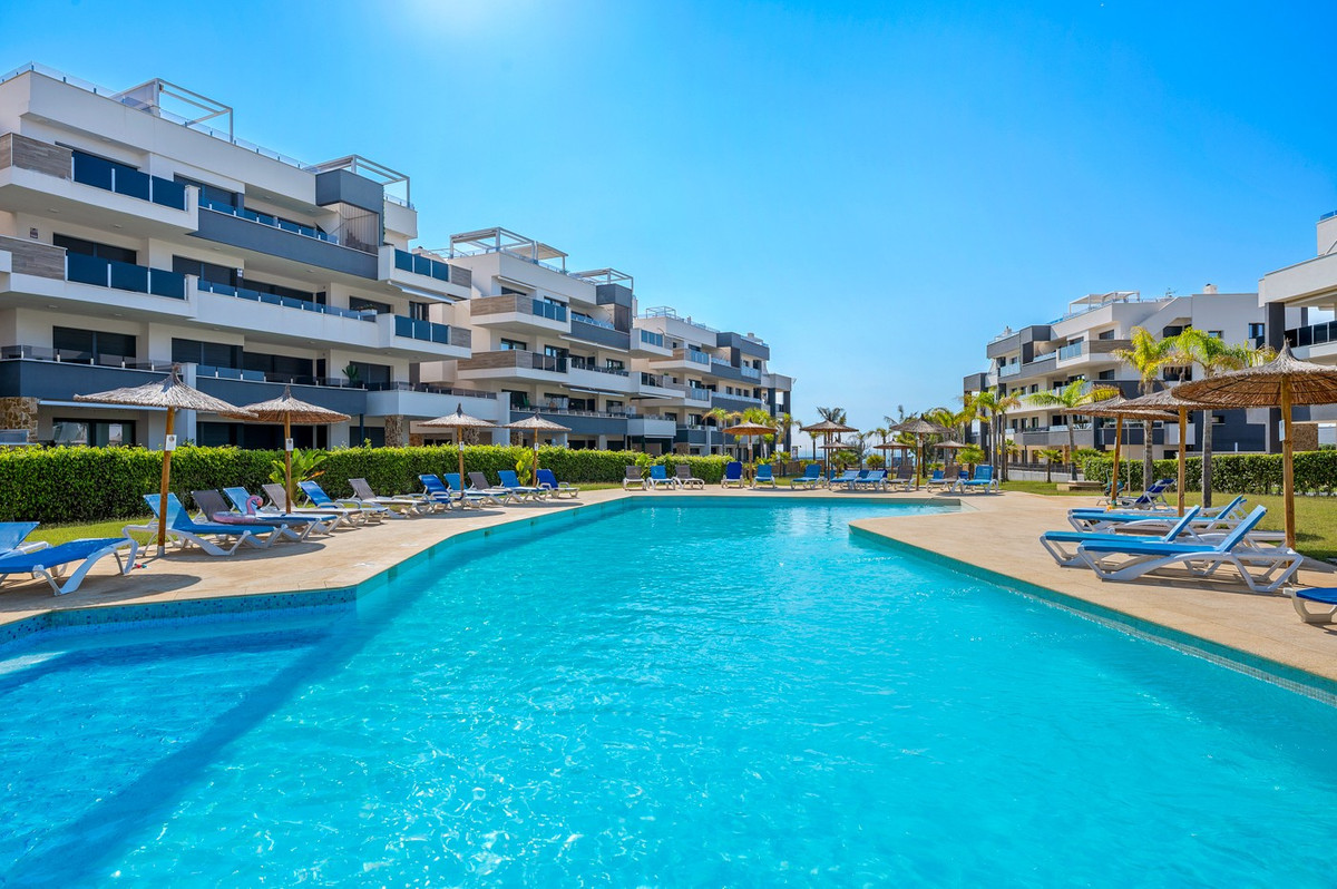 For sale - 2 Bedroom 2 Bathroom Apartment - Middle Floor Apartment in Orihuela - Playa Flamenca  - Alicante