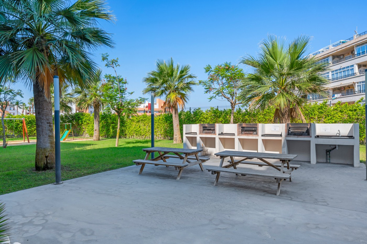 For sale - 2 Bedroom 2 Bathroom Apartment - Middle Floor Apartment in Orihuela - Playa Flamenca  - Alicante