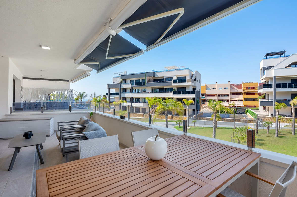 For sale - 2 Bedroom 2 Bathroom Apartment - Middle Floor Apartment in Orihuela - Playa Flamenca  - Alicante