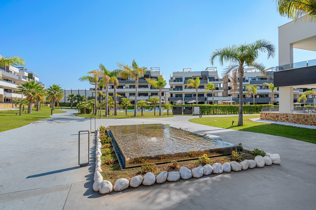 For sale - 2 Bedroom 2 Bathroom Apartment - Middle Floor Apartment in Orihuela - Playa Flamenca  - Alicante