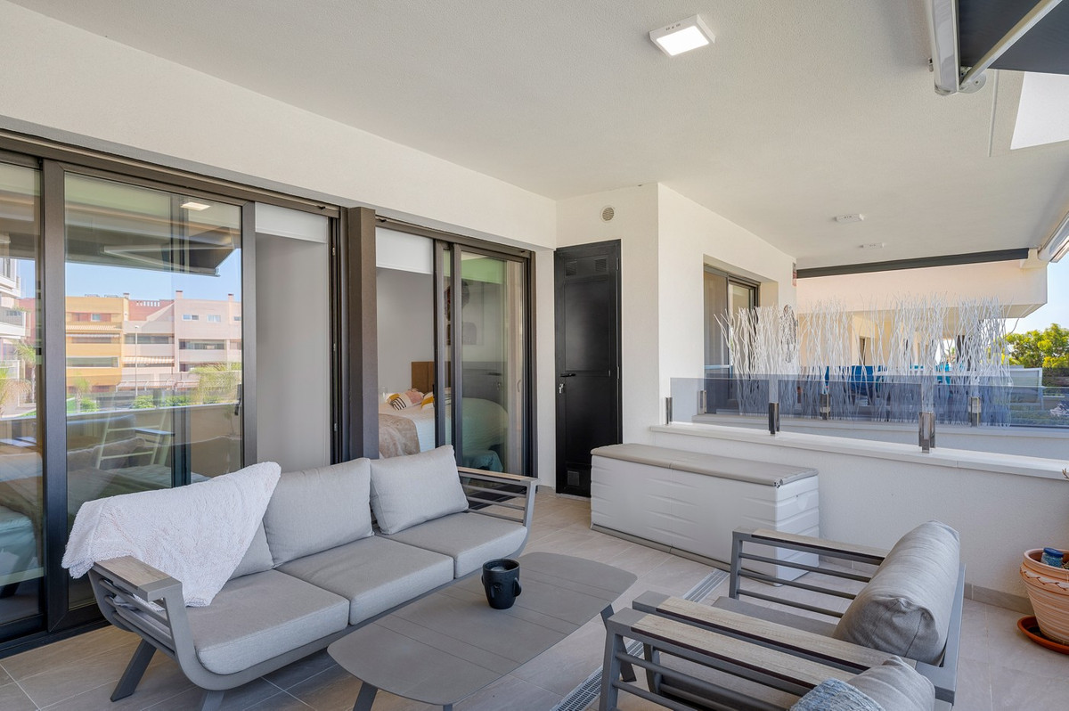 For sale - 2 Bedroom 2 Bathroom Apartment - Middle Floor Apartment in Orihuela - Playa Flamenca  - Alicante