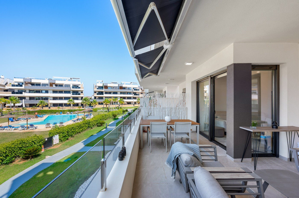 For sale - 2 Bedroom 2 Bathroom Apartment - Middle Floor Apartment in Orihuela - Playa Flamenca  - Alicante