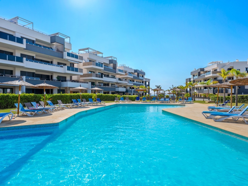 2 Bedroom 2 Bathroom Apartment - Middle Floor Apartment in Orihuela