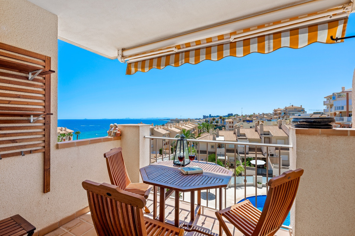 For sale - 3 Bedroom 2 Bathroom Apartment in Cabo Roig  - Cabo Roig  - Alicante
