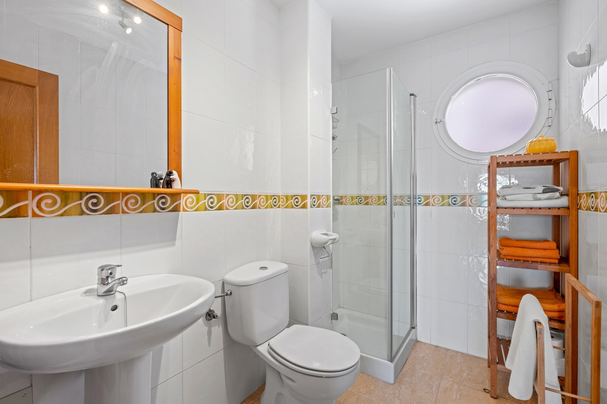 For sale - 3 Bedroom 2 Bathroom Apartment in Cabo Roig  - Cabo Roig  - Alicante