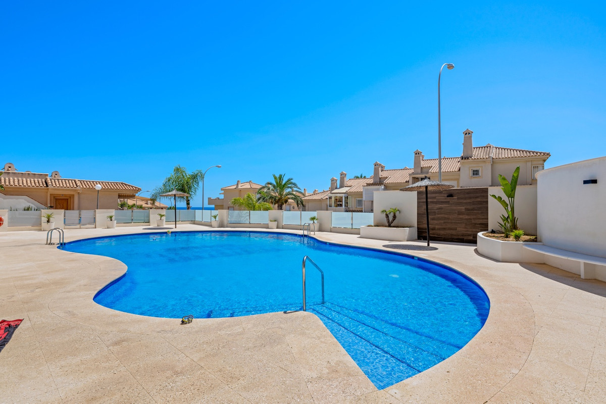 For sale - 3 Bedroom 2 Bathroom Apartment in Cabo Roig  - Cabo Roig  - Alicante