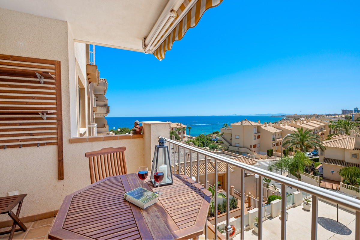 For sale - 3 Bedroom 2 Bathroom Apartment in Cabo Roig  - Cabo Roig  - Alicante