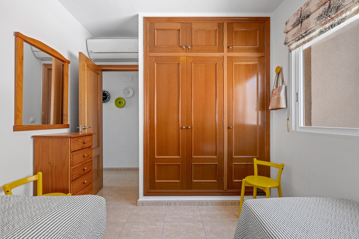 For sale - 3 Bedroom 2 Bathroom Apartment in Cabo Roig  - Cabo Roig  - Alicante