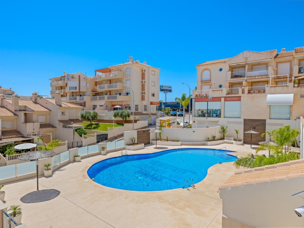 3 Bedroom 2 Bathroom Apartment in Cabo Roig 