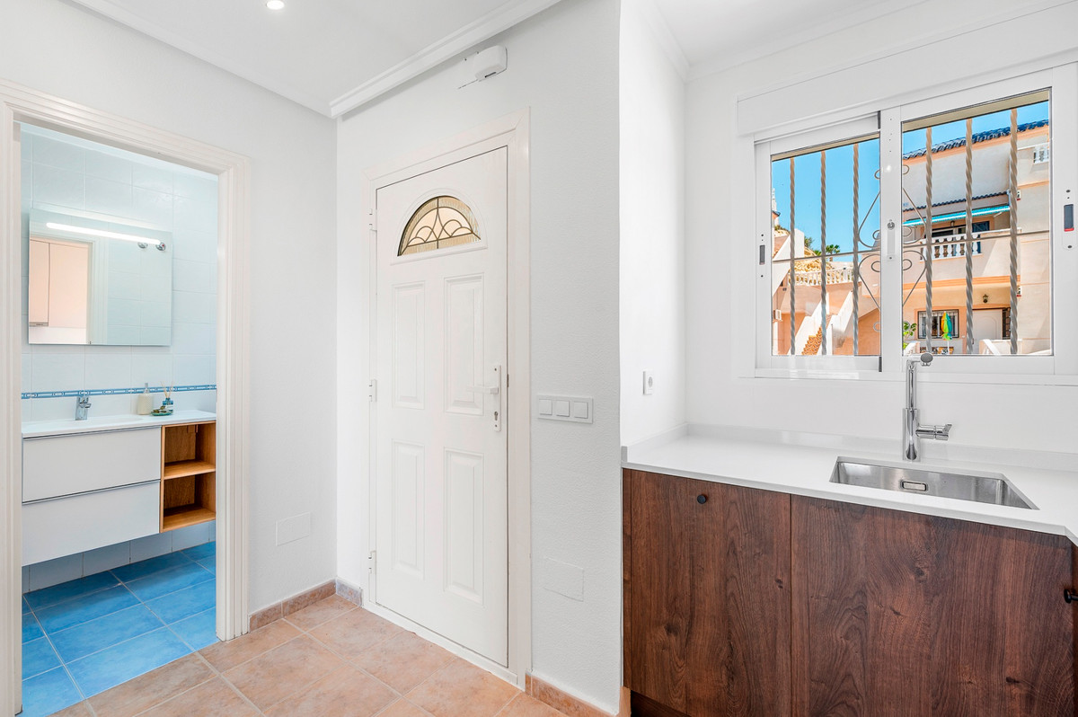 For sale - 3 Bedroom 2 Bathroom House - Semi-Detached House in Rojales - Ciudad Quesada  - Alicante