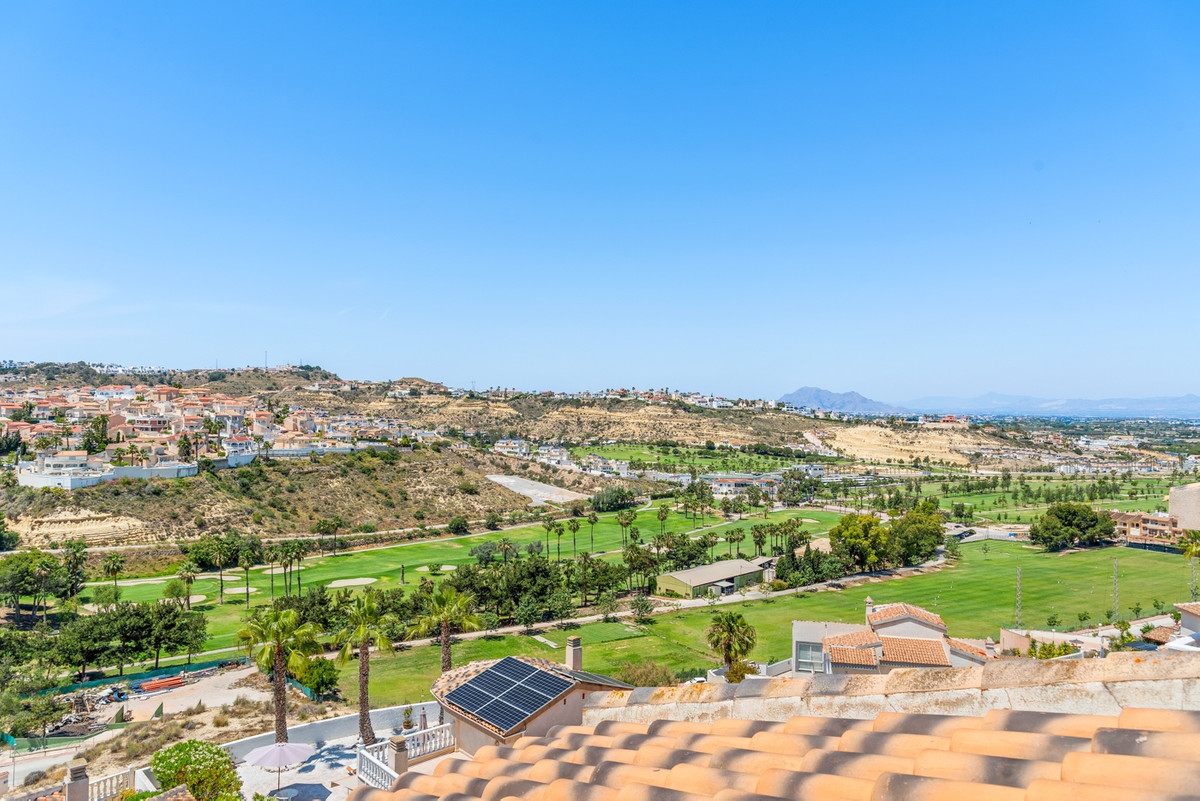 For sale - 3 Bedroom 2 Bathroom House - Semi-Detached House in Rojales - Ciudad Quesada  - Alicante