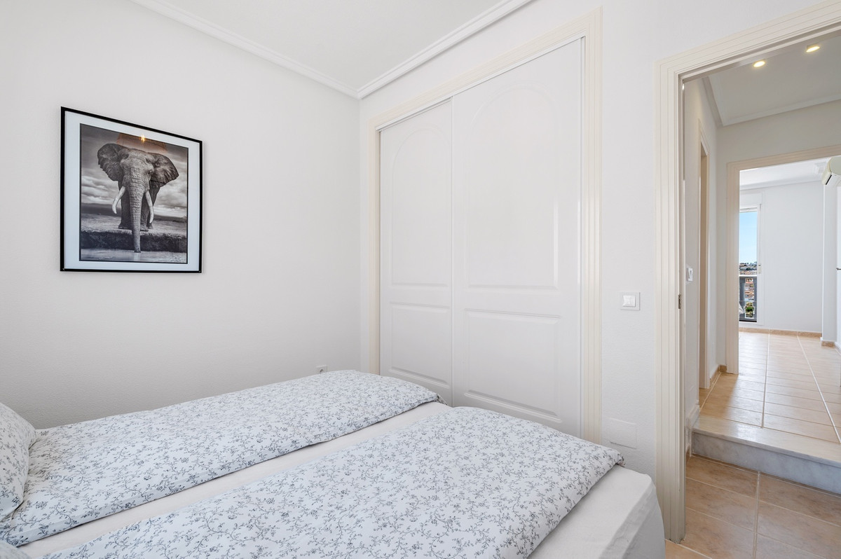 For sale - 3 Bedroom 2 Bathroom House - Semi-Detached House in Rojales - Ciudad Quesada  - Alicante