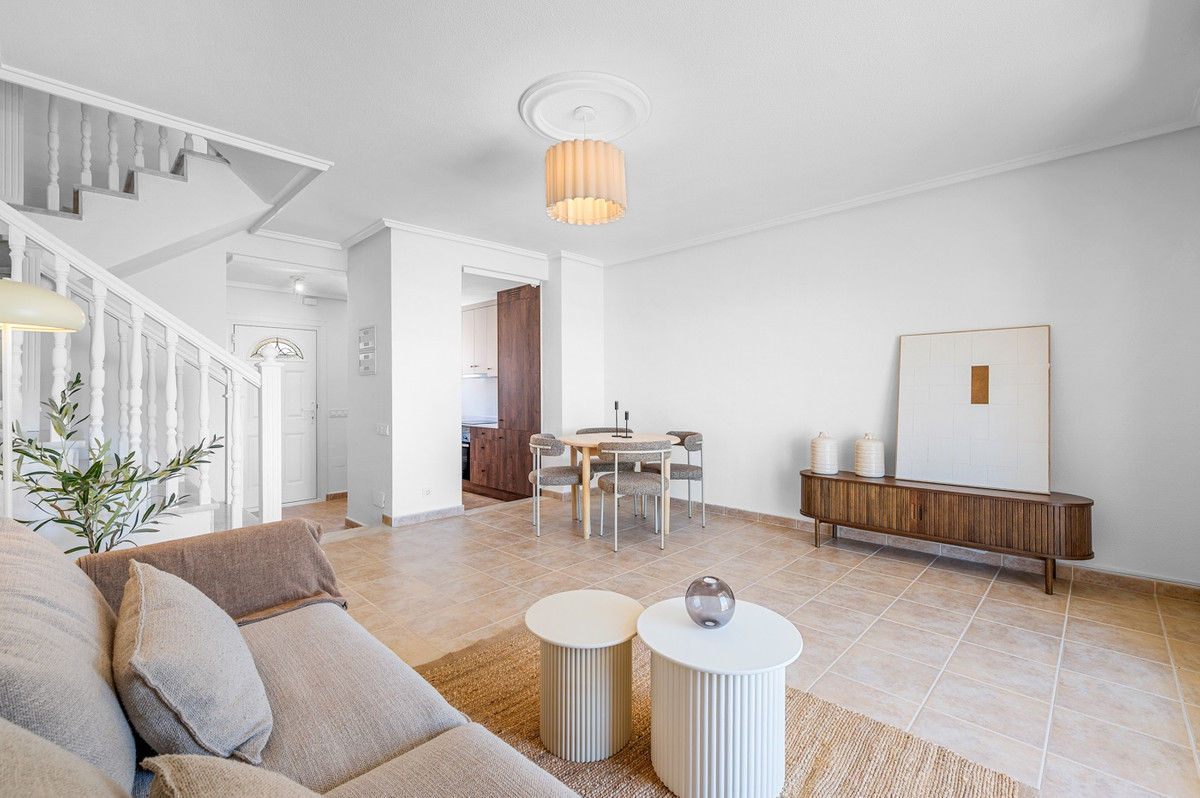 For sale - 3 Bedroom 2 Bathroom House - Semi-Detached House in Rojales - Ciudad Quesada  - Alicante