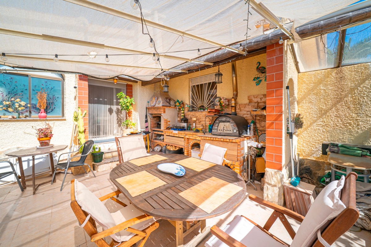 For sale - 3 Bedroom 2 Bathroom House - Detached Villa in Rojales - Rojales Centro  - Alicante