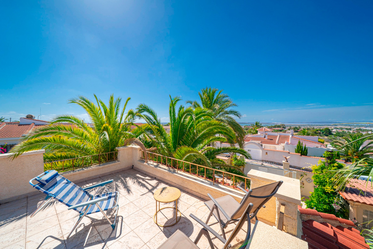 For sale - 3 Bedroom 2 Bathroom House - Detached Villa in Rojales - Rojales Centro  - Alicante
