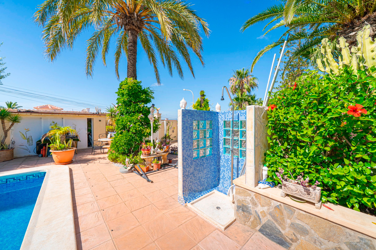 For sale - 3 Bedroom 2 Bathroom House - Detached Villa in Rojales - Rojales Centro  - Alicante
