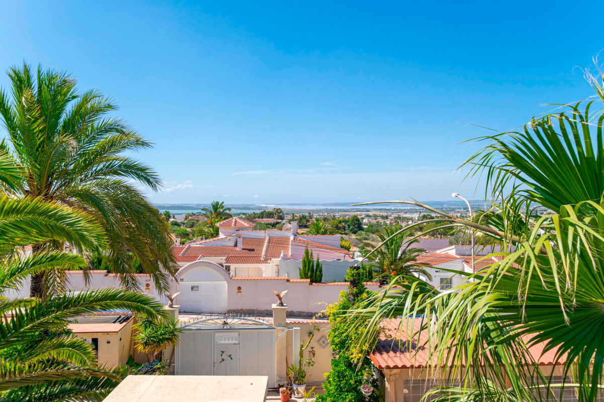 For sale - 3 Bedroom 2 Bathroom House - Detached Villa in Rojales - Rojales Centro  - Alicante