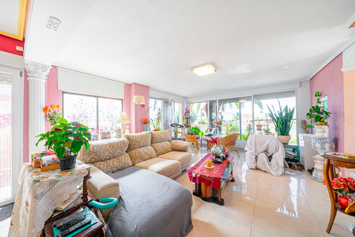 For sale - 3 Bedroom 2 Bathroom House - Detached Villa in Rojales - Rojales Centro  - Alicante