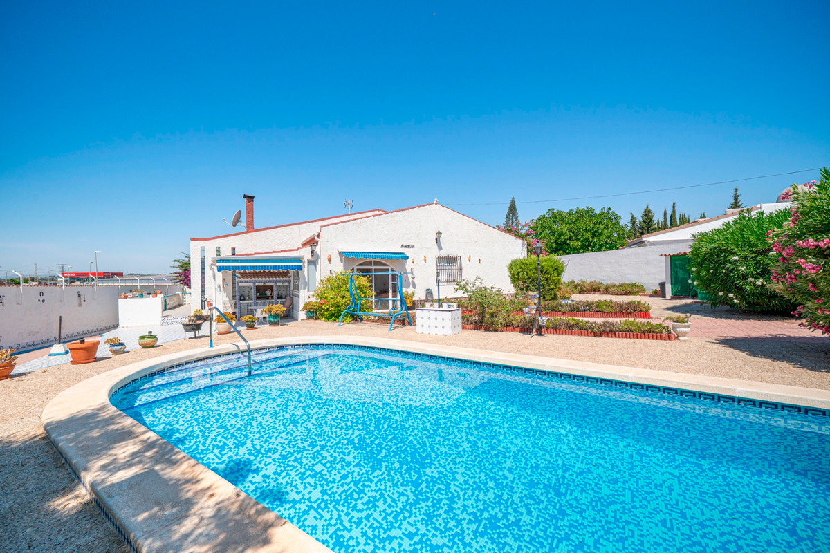For sale - 4 Bedroom 3 Bathroom Detached Villa in Ciudad Quesada  - Ciudad Quesada  - Alicante