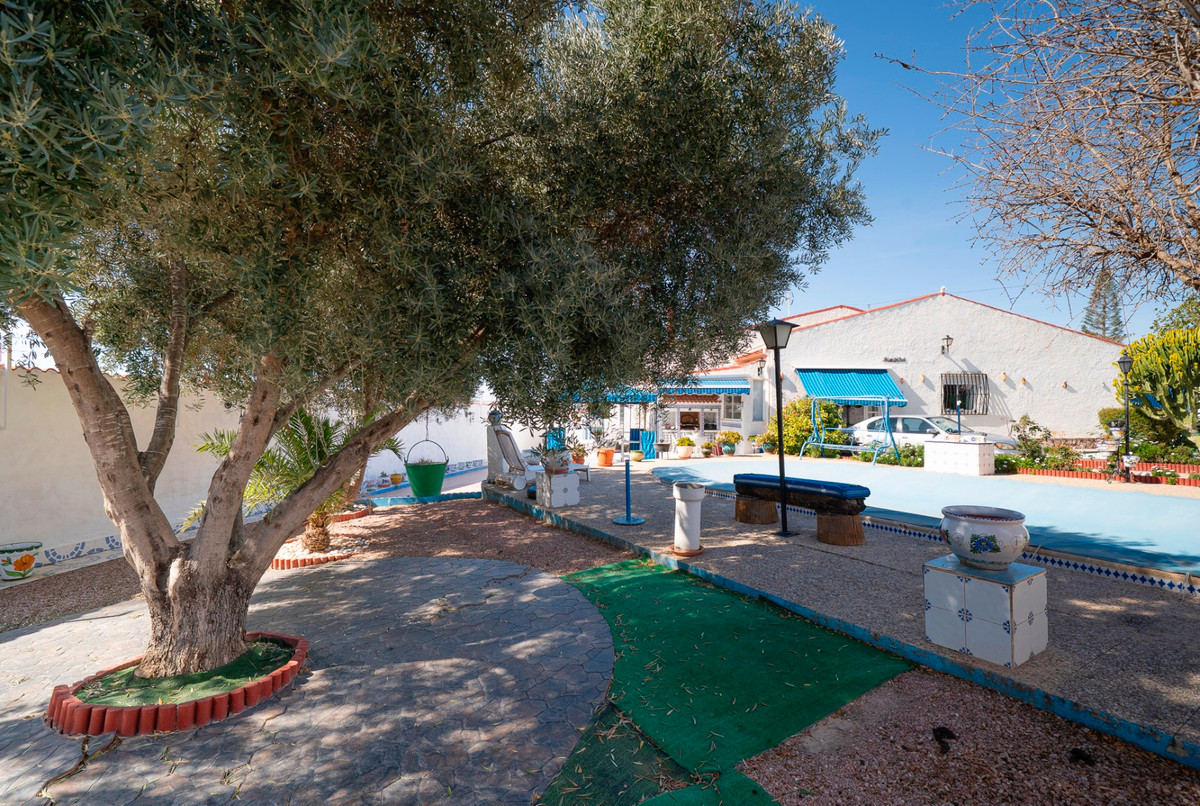 For sale - 4 Bedroom 3 Bathroom Detached Villa in Ciudad Quesada  - Ciudad Quesada  - Alicante
