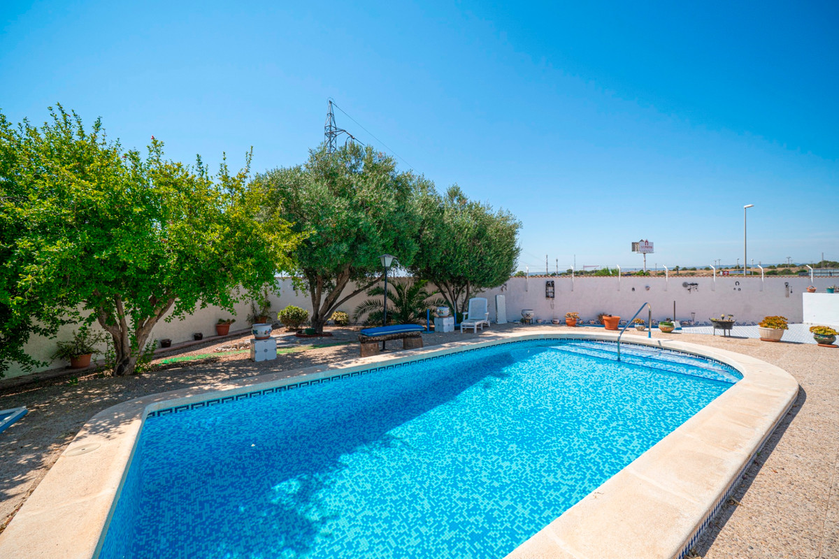 For sale - 4 Bedroom 3 Bathroom Detached Villa in Ciudad Quesada  - Ciudad Quesada  - Alicante